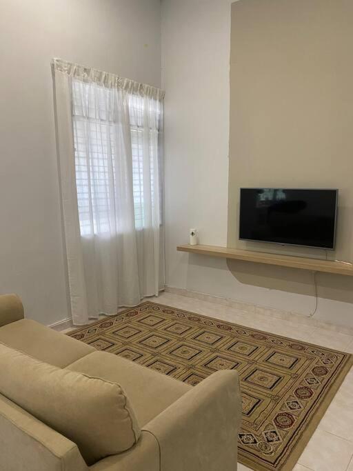 Home In Terengganu With Private Pool Kuala Terengganu Luaran gambar