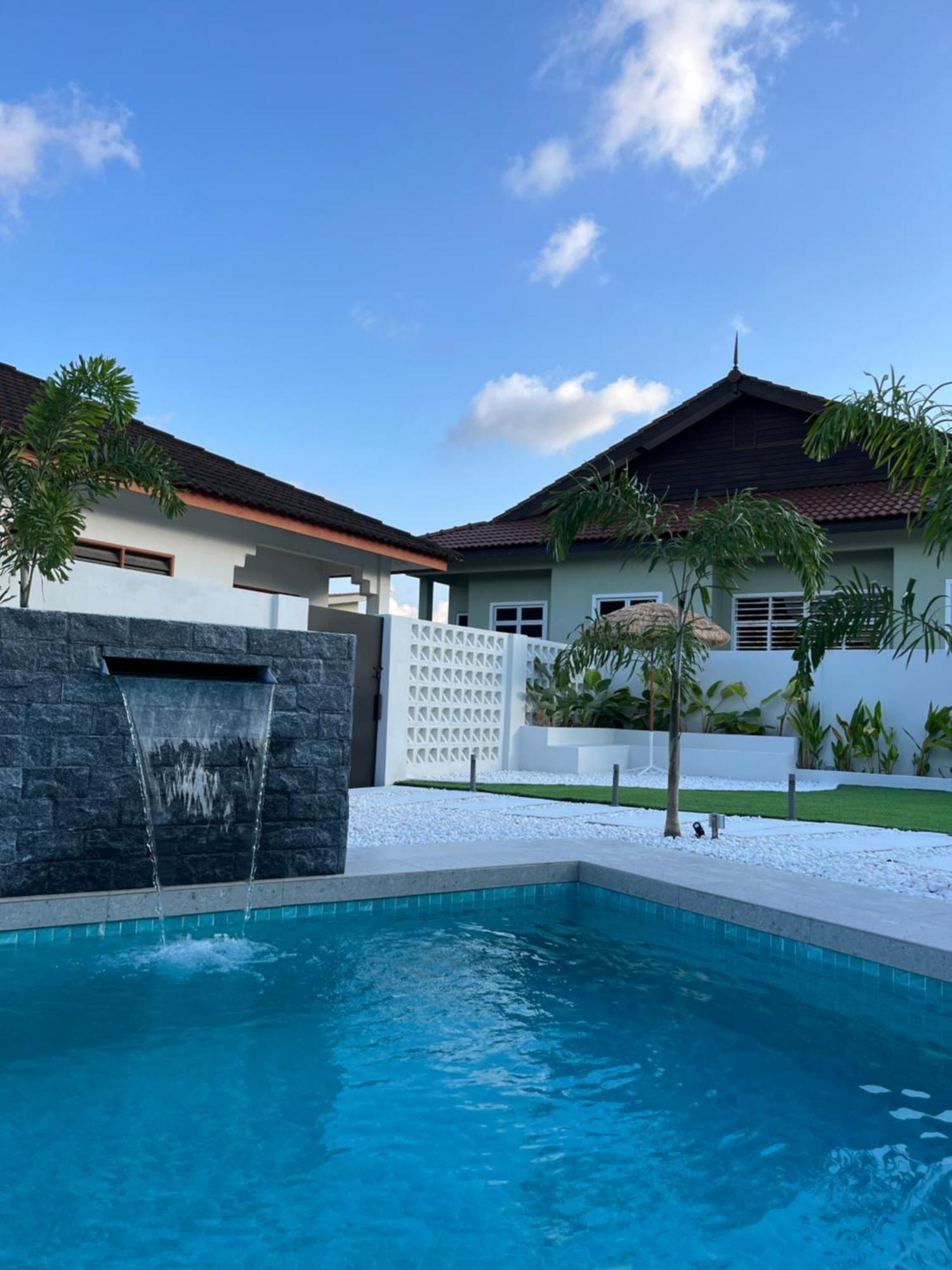 Home In Terengganu With Private Pool Kuala Terengganu Luaran gambar