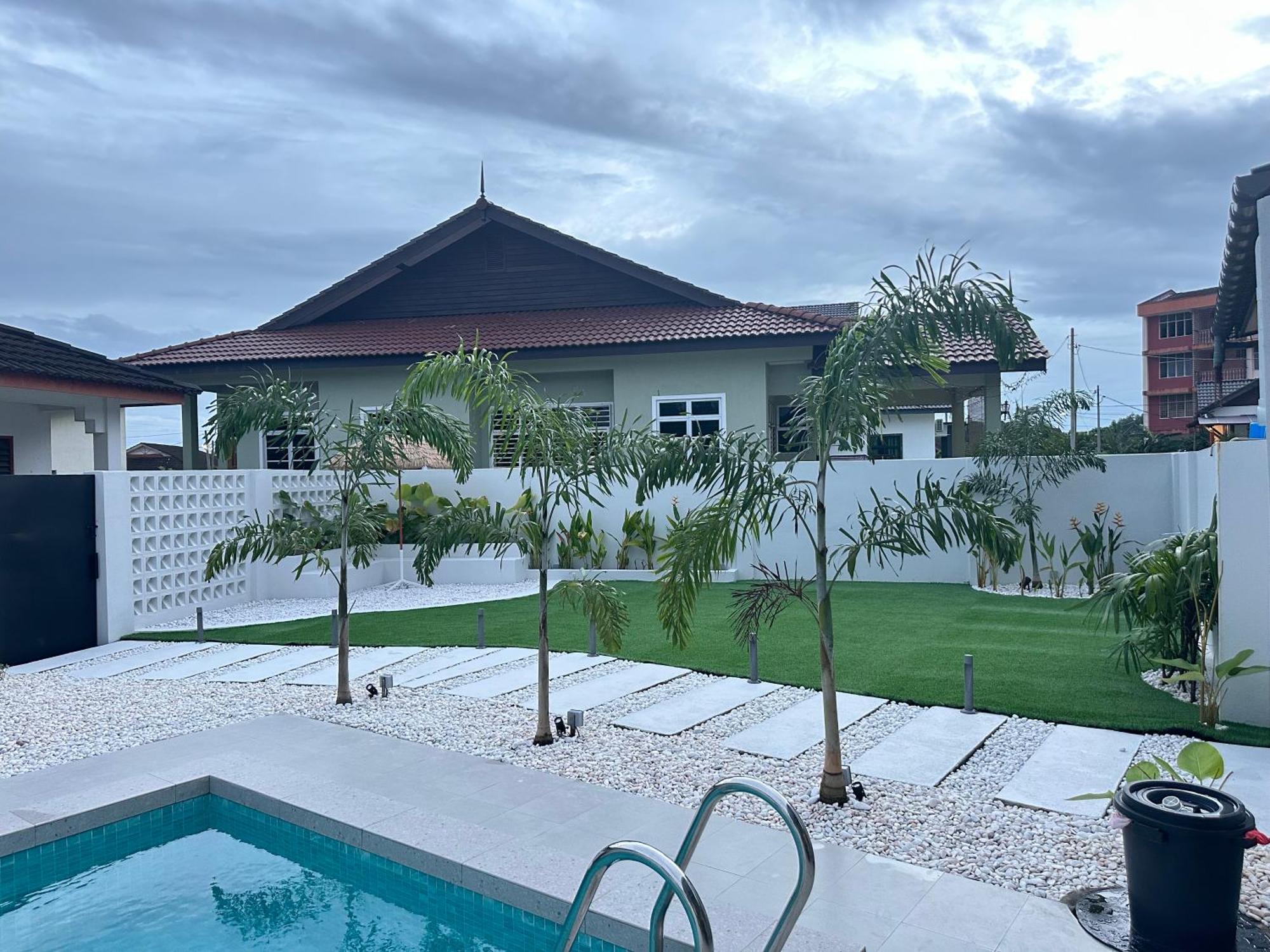 Home In Terengganu With Private Pool Kuala Terengganu Luaran gambar