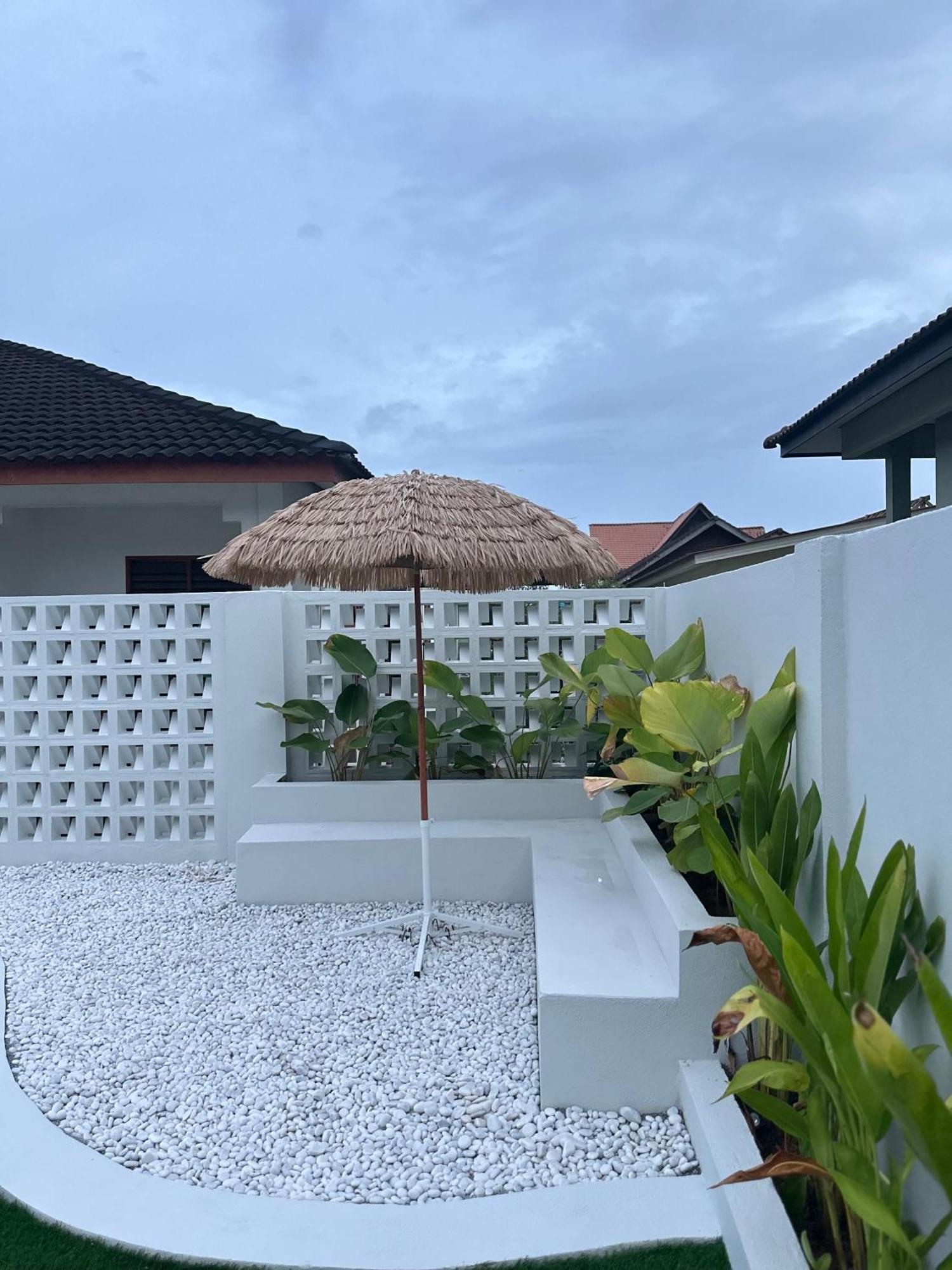 Home In Terengganu With Private Pool Kuala Terengganu Luaran gambar